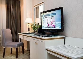 New Plum Garden Seasons Hotel - Shenzhen Zhucun  Extérieur photo
