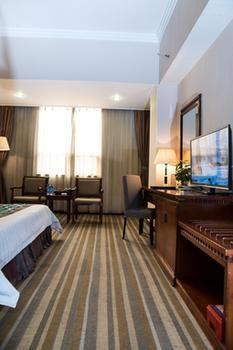 New Plum Garden Seasons Hotel - Shenzhen Zhucun  Extérieur photo